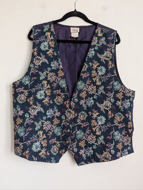 Vintage Cottagecore Floral Pastel Embroidered Tapestry Vest Waistcoat 24